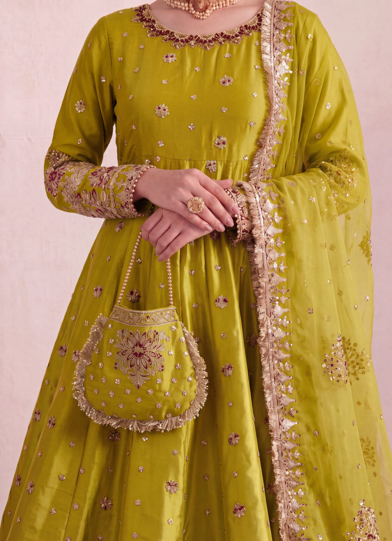 💚 Mehendi Green Embellished Silk Pishwas 4-Piece Set