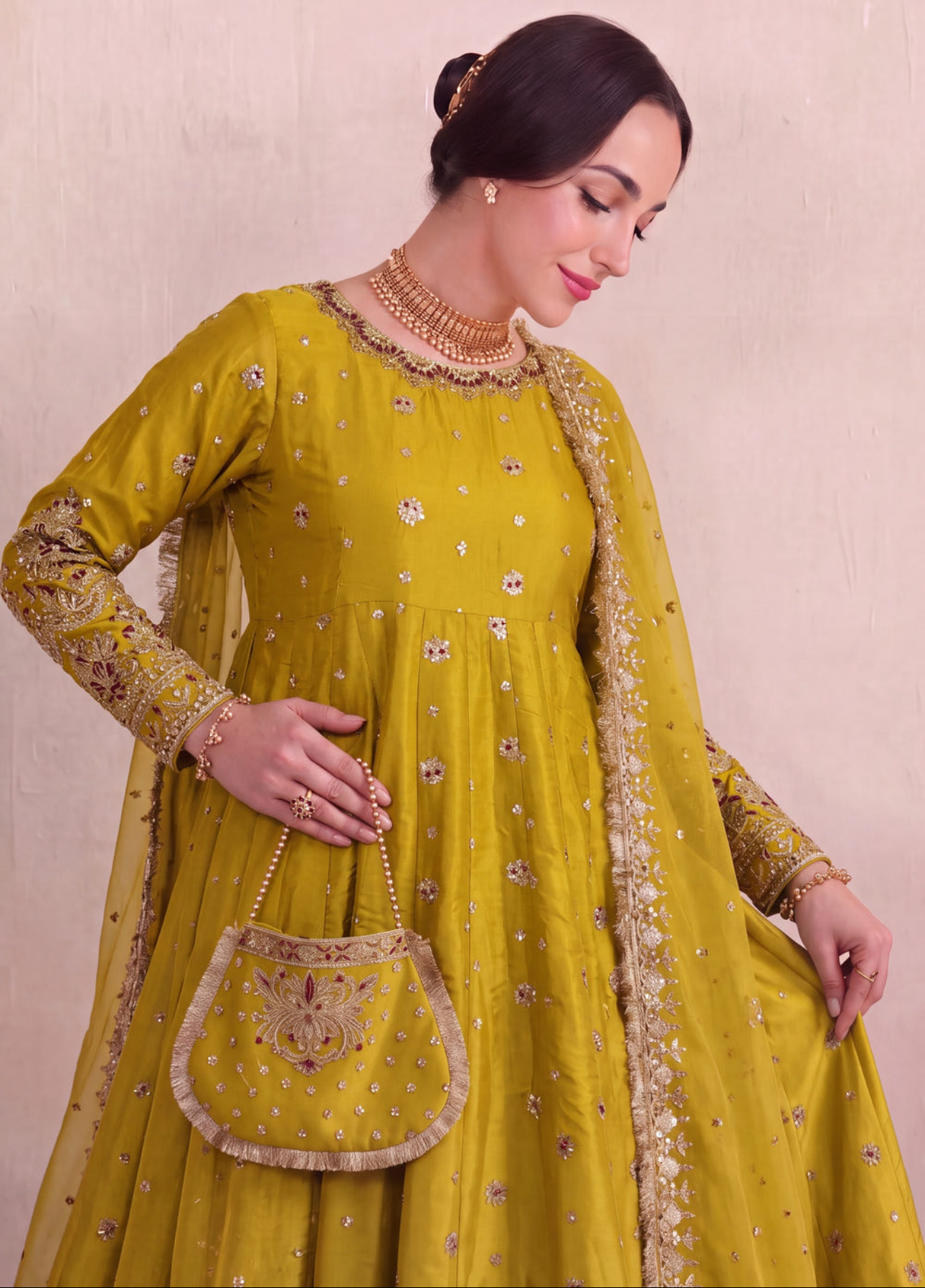 💚 Mehendi Green Embellished Silk Pishwas 4-Piece Set