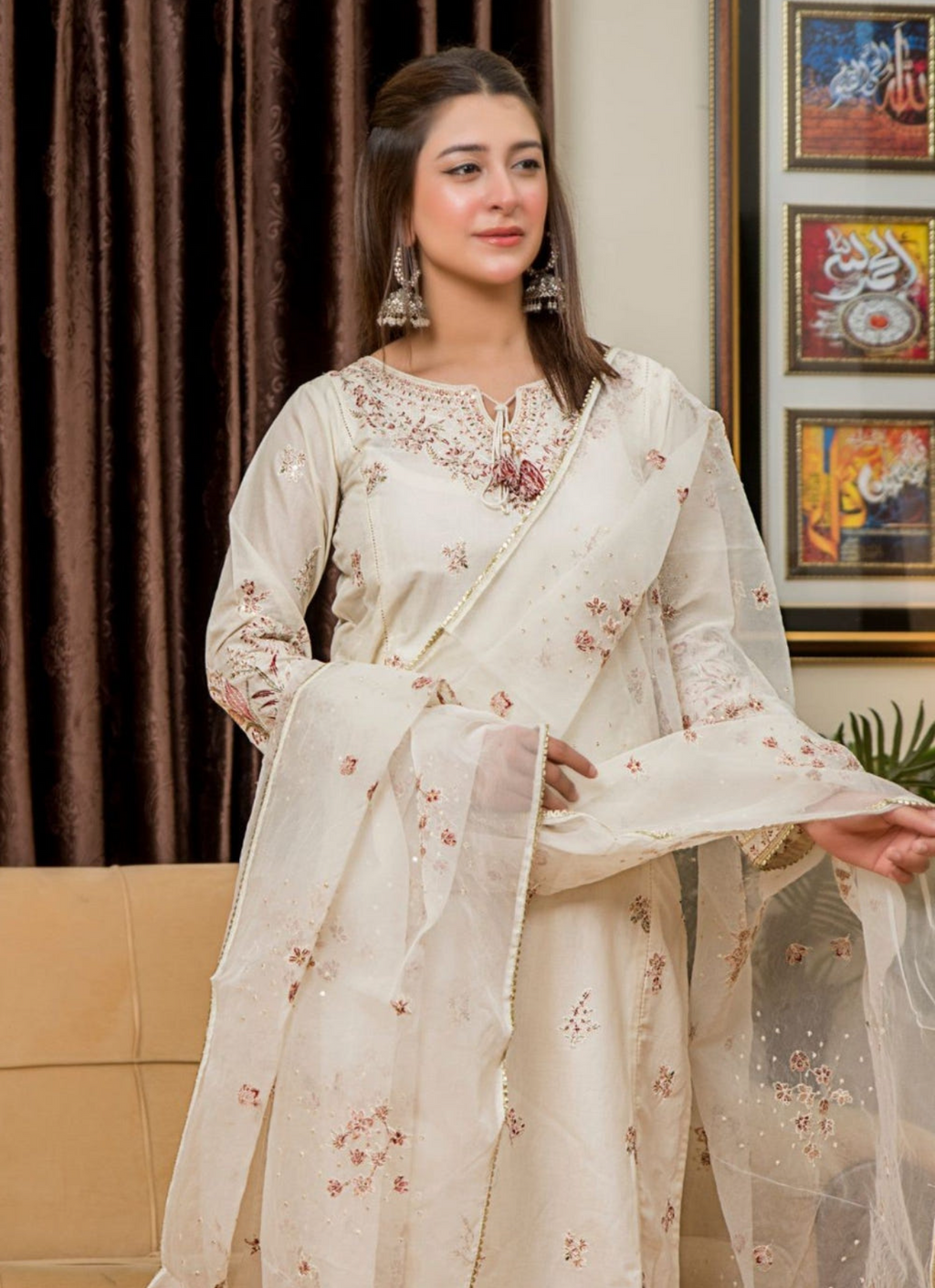 Ivory Embroidered Lawn 3-Piece Suit