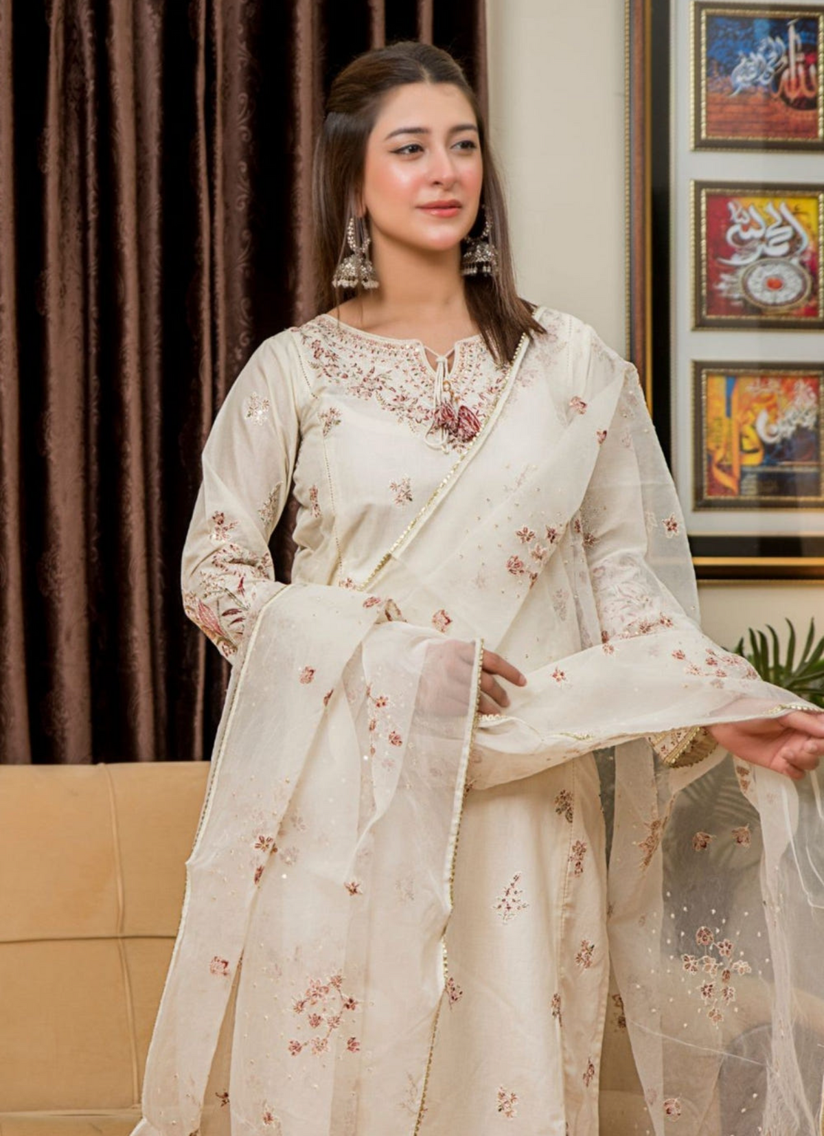 Ivory Embroidered Lawn 3-Piece Suit