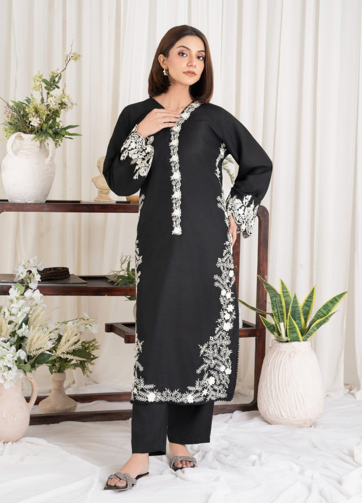 Black Embroidered Linen Set (2-Piece)