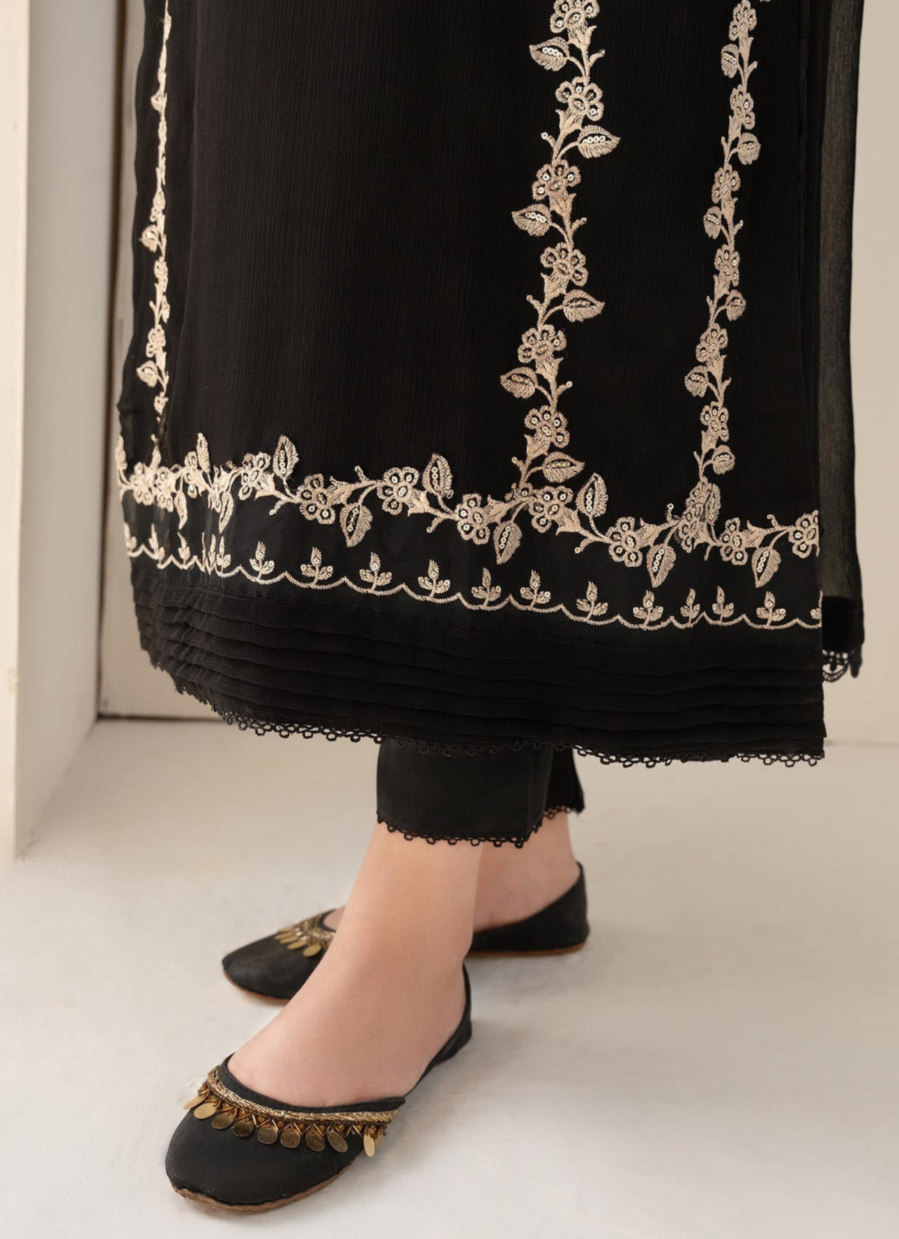 Black Luxury Embroidered Chiffon 3-Piece Suit
