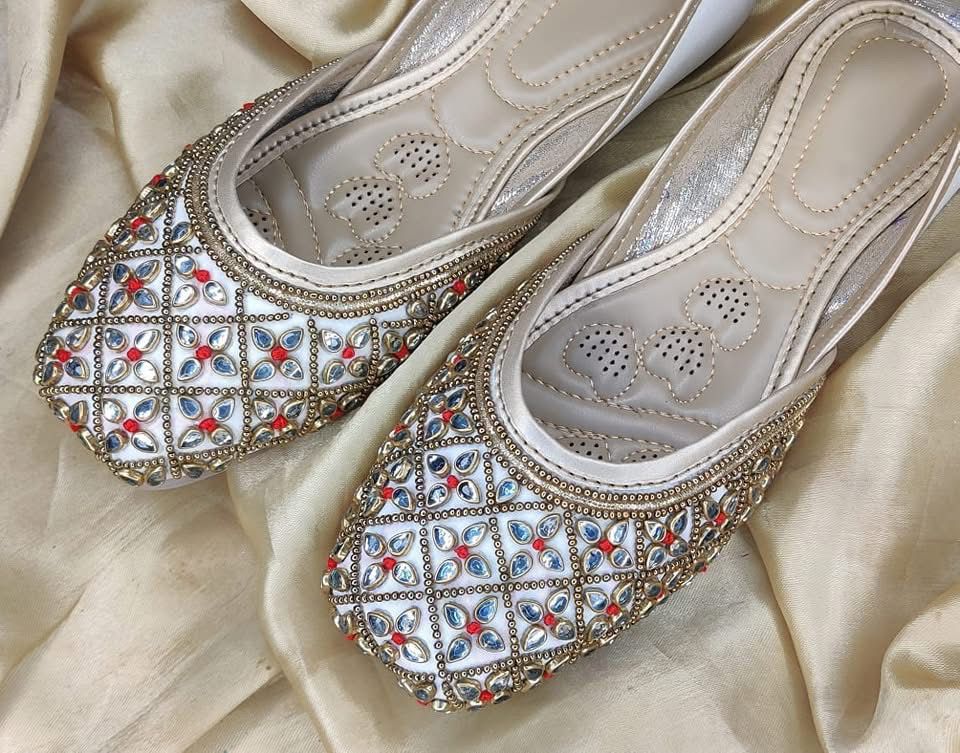 Elegant Punjabi Jutti | Size 39