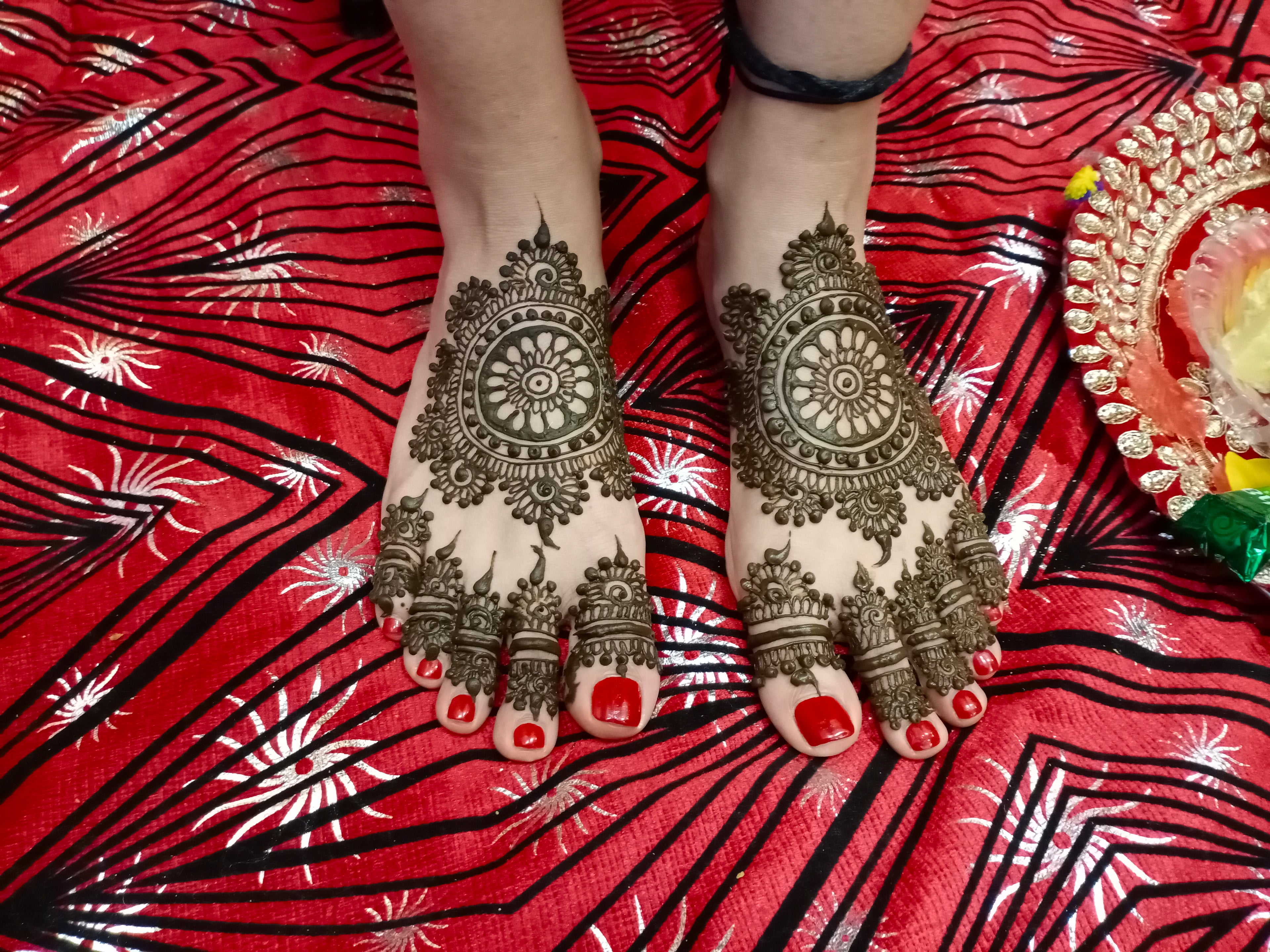 Henna Artistry @AaRohi's Studio