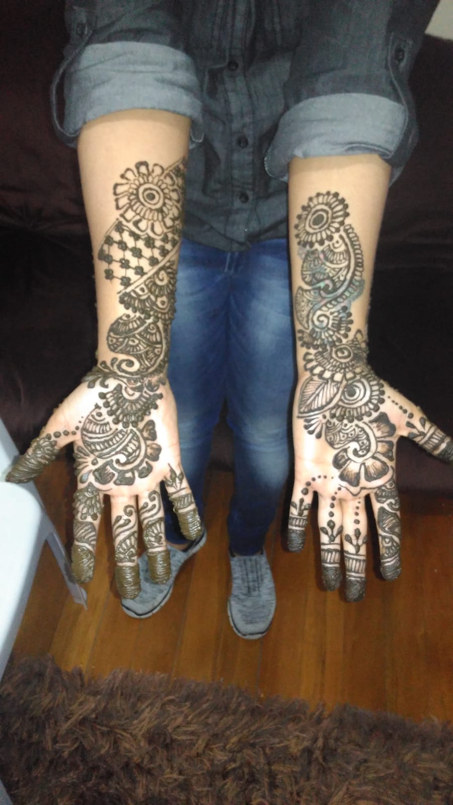 Henna Artistry @AaRohi's Studio