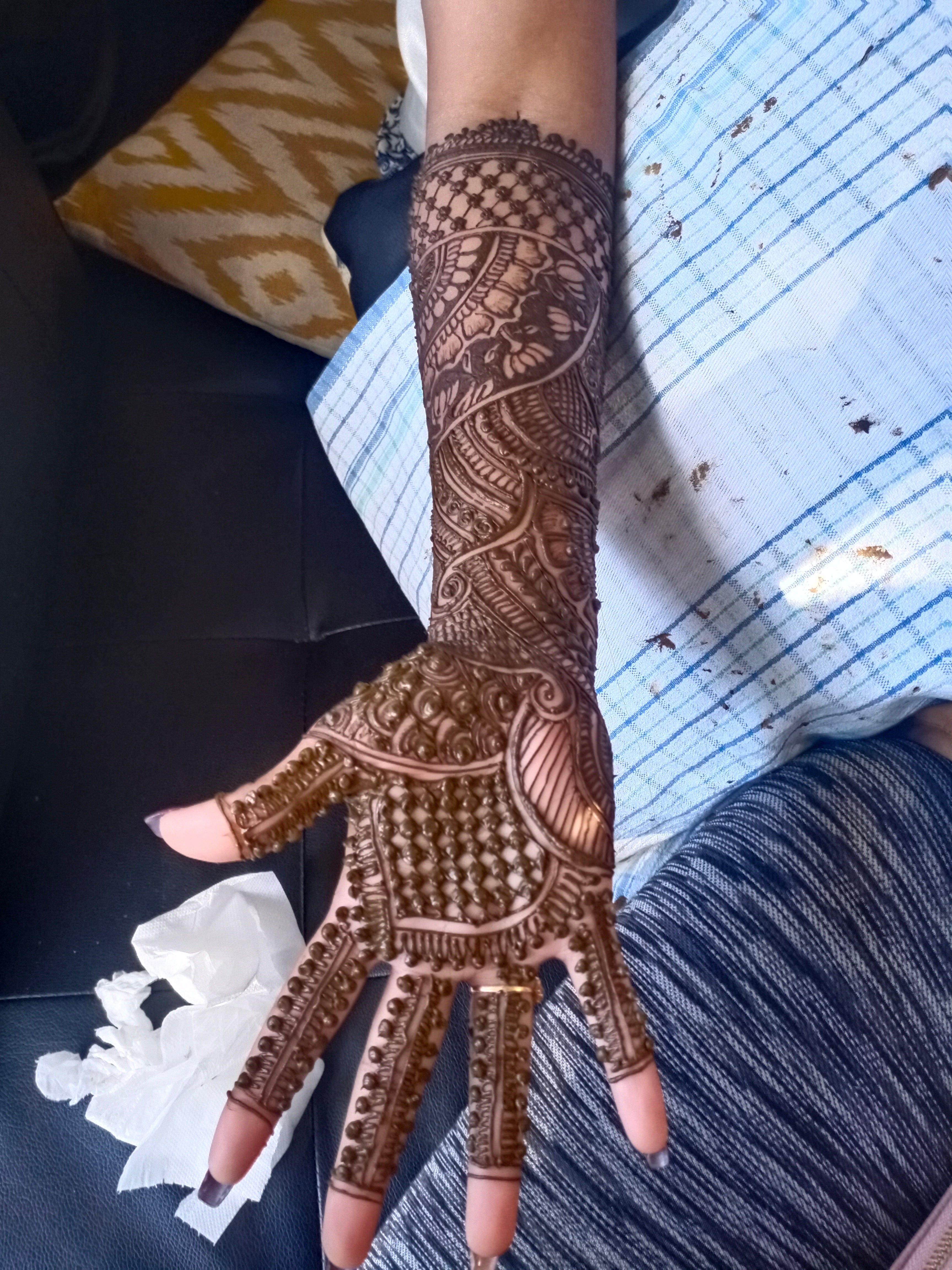 Henna Artistry @AaRohi's Studio