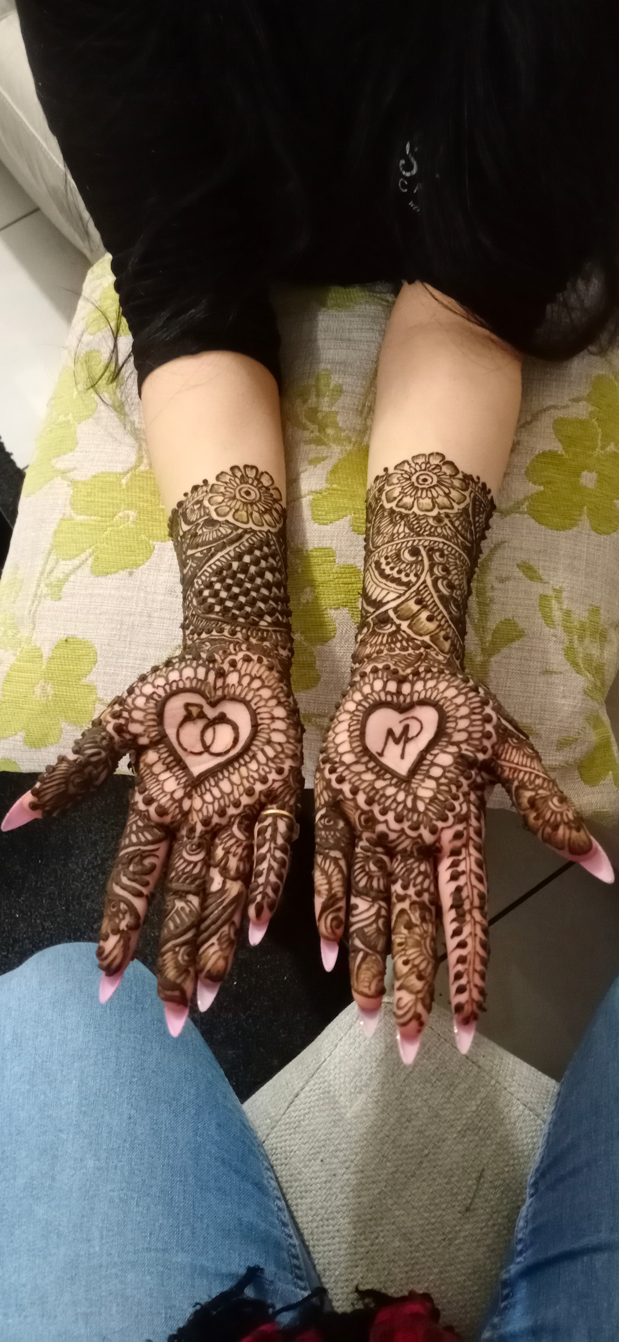 Henna Artistry @AaRohi's Studio