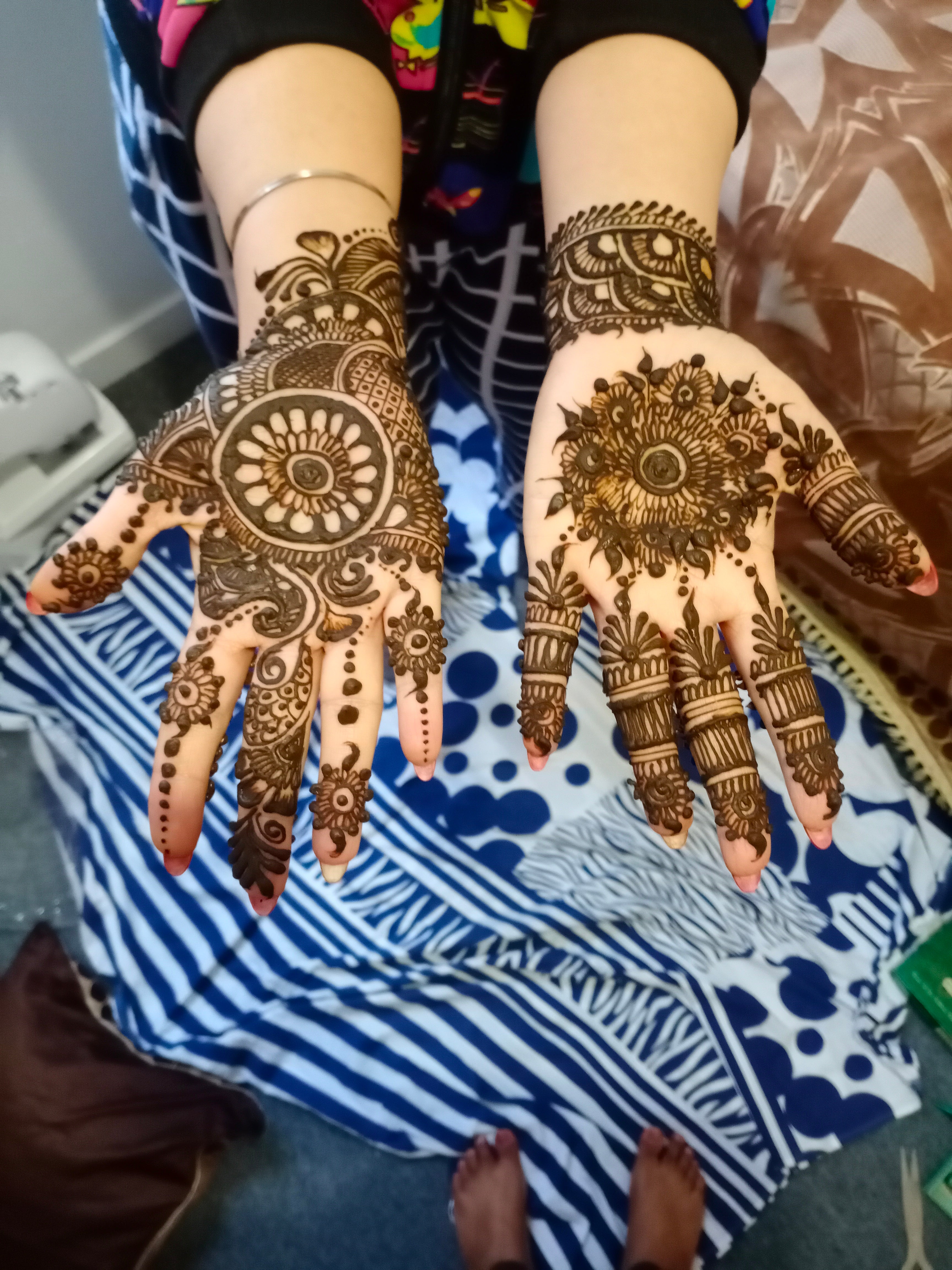 Henna Artistry @AaRohi's Studio