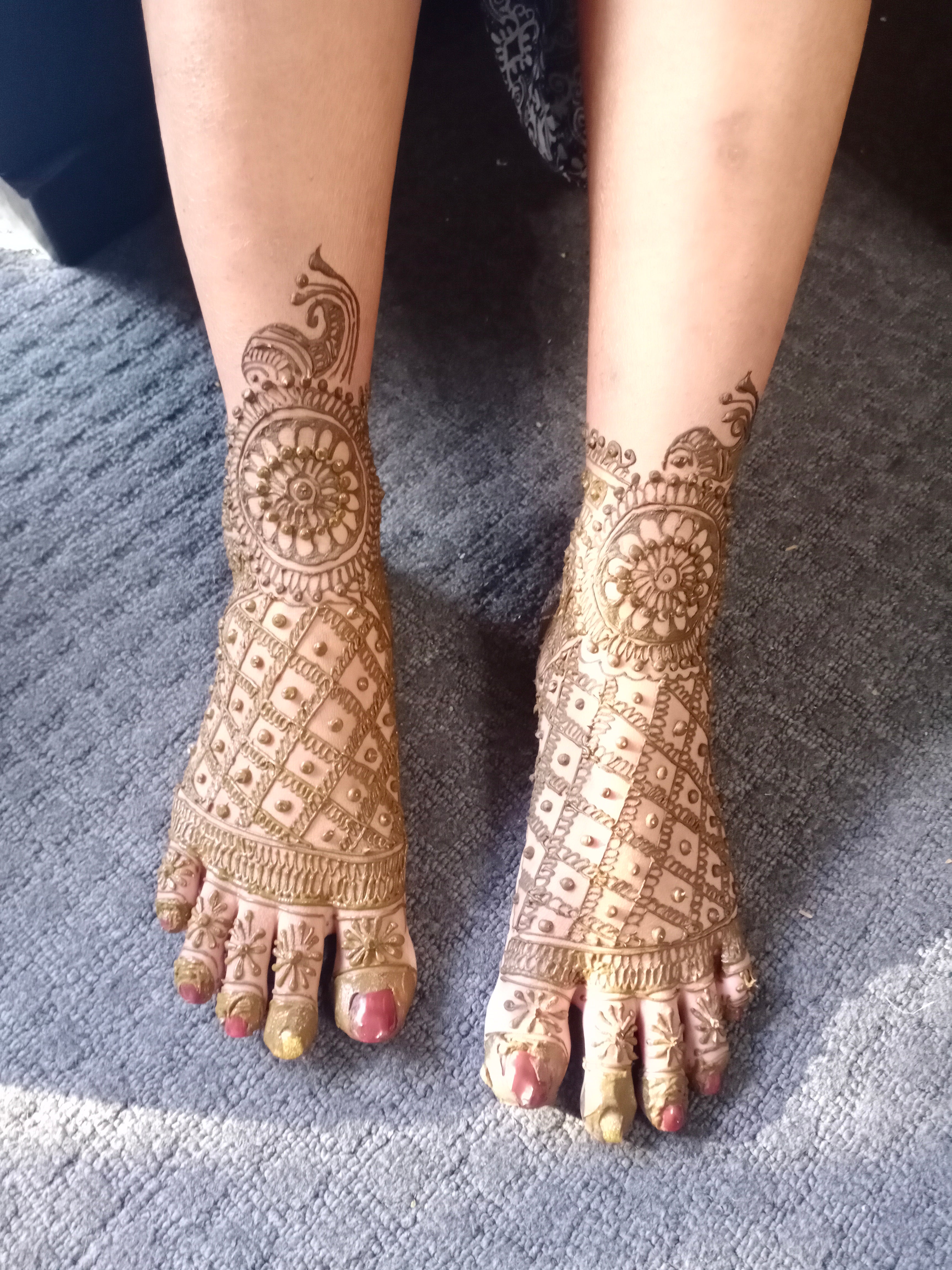 Henna Artistry @AaRohi's Studio