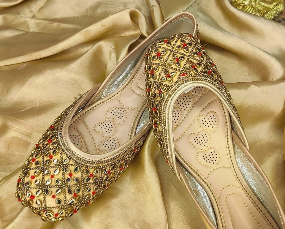 Elegant Punjabi Jutti | Size 39